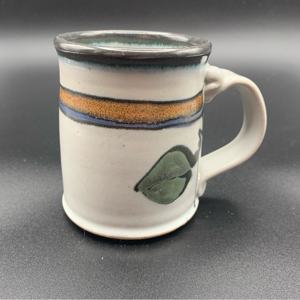 Title: 🌿 Connie Pike Canada Handcrafted Ceramic Mug - Leaf Design 🍁